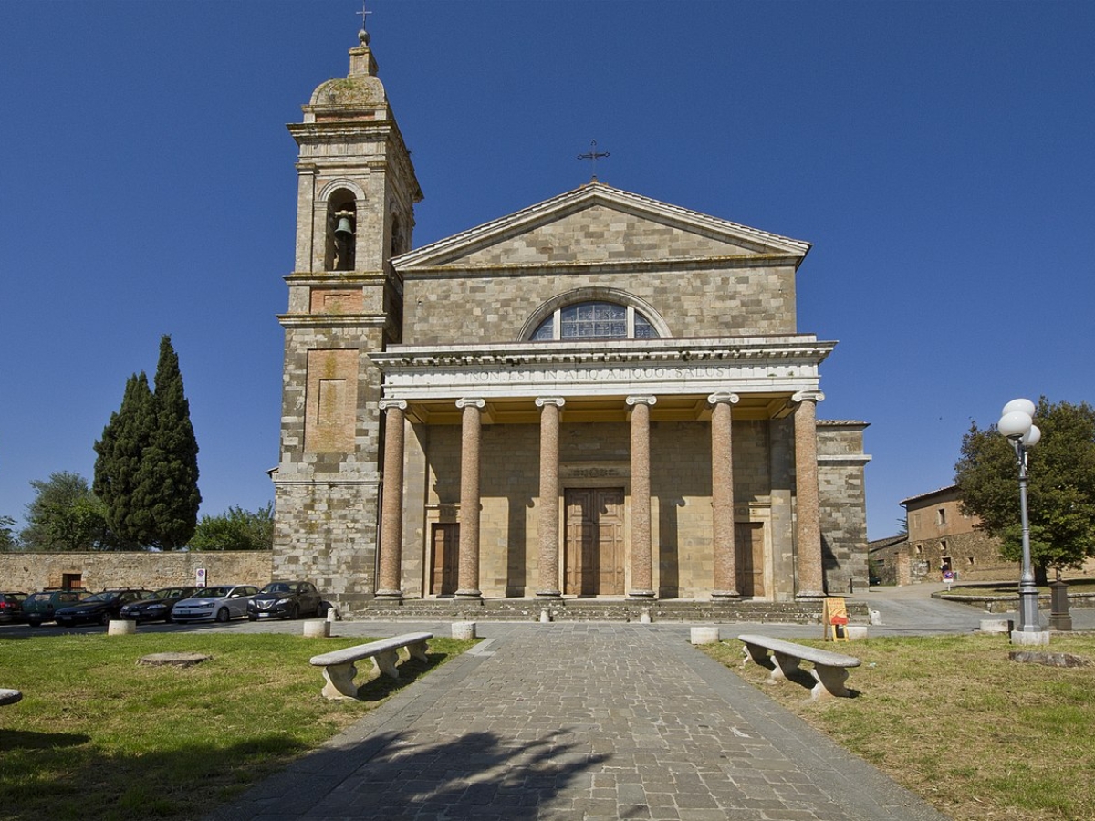 Duomo_di_Montalcino_-_panoramio